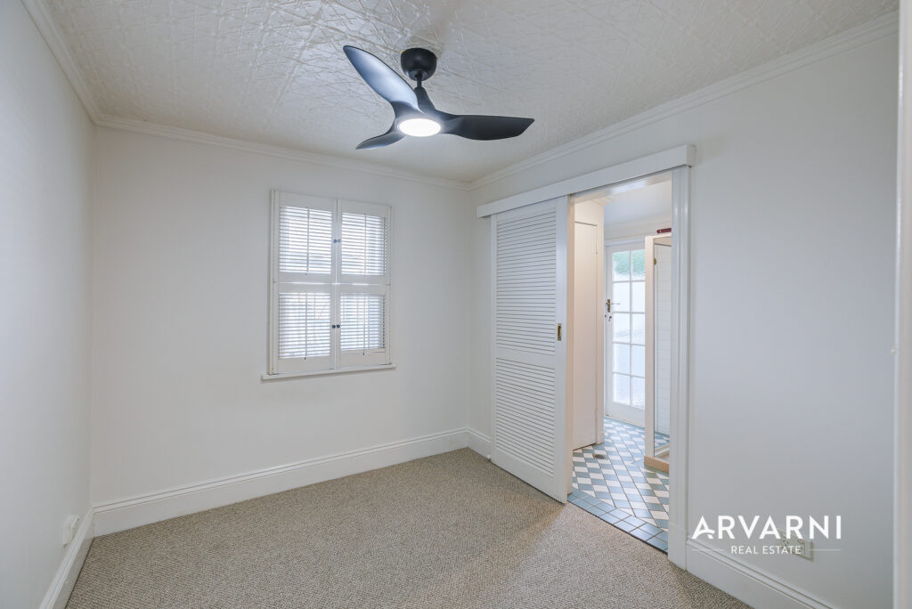 1ca906a09615e6e0f3b8b3ead8e3b001.98bradleyst-small